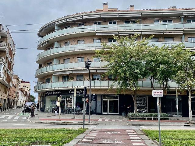Piso en venta en carretera D'esplugues, Cornellà de Llobregat, de 123 m² 3 habitaciones por 595.000