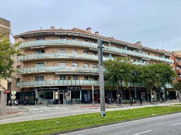 Piso en venta en carretera D'esplugues, Cornellà de Llobregat, de 123 m² 3 habitaciones por 595.000