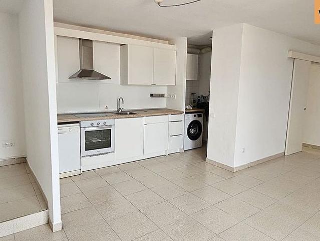 Piso en venta en carretera Reial, Sant Just Desvern, de 54 m² 1 habitación por 330.000