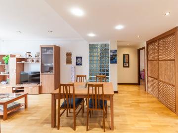 Piso en venta en Carreño. Presentamos una magnífica oportunidad para adquirir un piso que combina comodidad y estilo en el pueblo costero de Candás. Este in. Pisos.