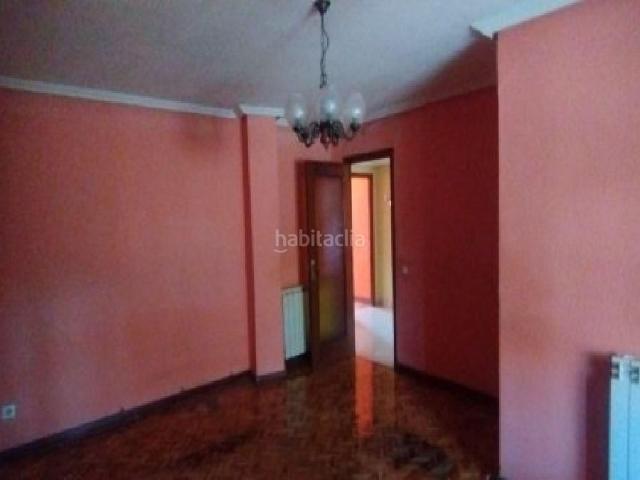 Piso en venta en Carrizo. Piso en venta de cuatro habitaciones, un baño y una superficie de 114 m en la localidad de Carrizo en León. Si quieres ampliar i. Pisos.