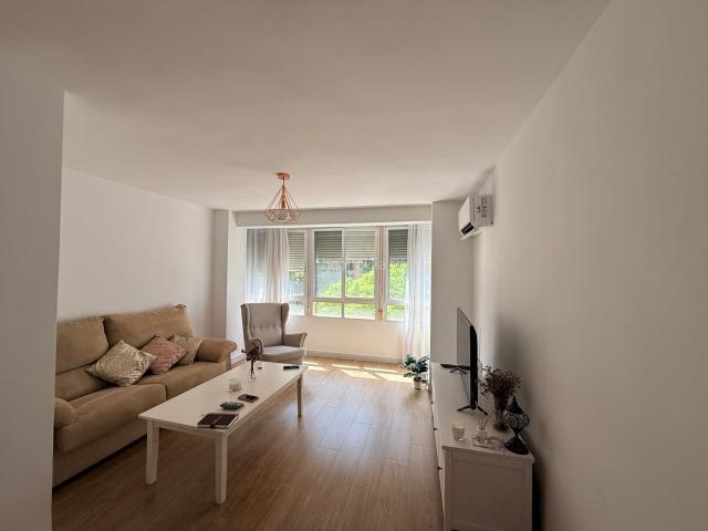 Piso en venta en Cartagena, Alameda. PISO REFORMADO JUNTO CORTE INGLES. Pisos.