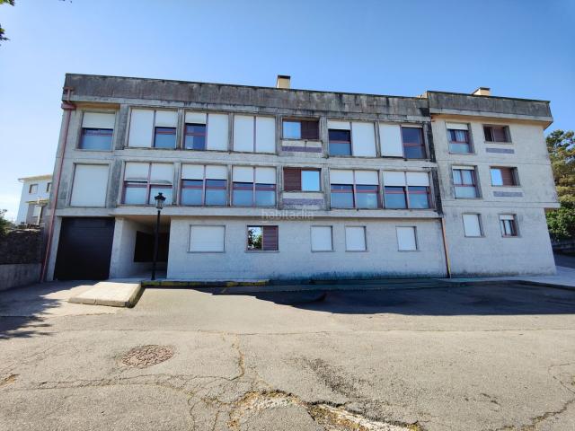 Piso en venta en Catoira. Amplio piso de 3 dormitorios con terraza en Catoira. Pisos.