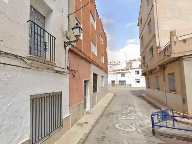 Piso en venta en Caudete de las Fuentes Valencia – Vivienda alquilada con contrato vigente