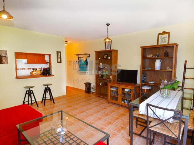 Piso en venta en Cee. Pisos.