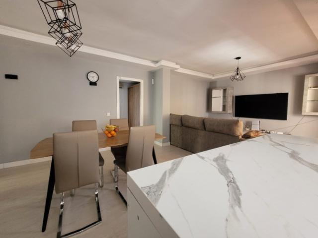 Piso en Venta en Centro de San Pedro de Alcántara San Pedro Alcántara, Málaga