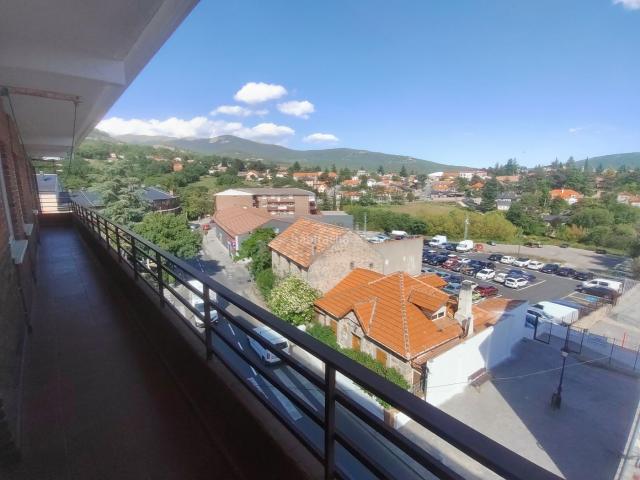 Piso en venta en Cercedilla. VIVO ESTUDIO INMOBILIARIA ! CASCO URBANO DE CERCEDILLA 150M2 4 DORMITORIOS 2 BAÑOS TERRAZA DE 15M. Pisos.