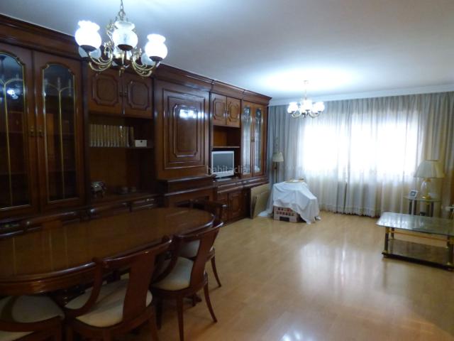 Piso en venta en Cerdanyola del Vallès, Catalunya Fontetes. IDEAL PARA GRANDES FAMILIAS. Pisos Cerdanyola del.