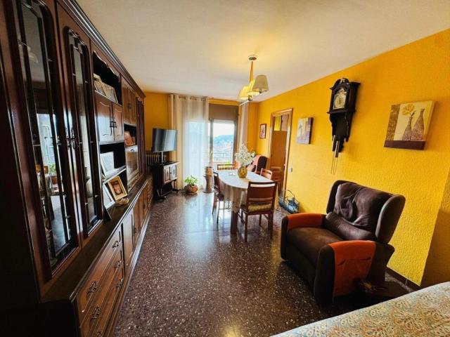 Piso en venta en Cerdanyola del Vallès, Catalunya Fontetes. OPORTUNIDAD EN CERDANYOLA PISO PARKING. Pisos Cerdanyola del.