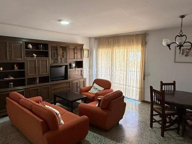 Piso en venta en Cerdanyola del Vallès, Catalunya Fontetes. Piso de 100 m2 con 3 habitaciones, balcón y ascensor en Fontetes Cerdanyola del Vallès. Pisos Cerdanyola del.