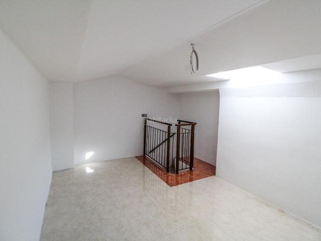 Piso en venta en Cerdanyola del Vallès, Catalunya Fontetes. Piso seminuevo con parking. Pisos Cerdanyola del.