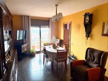 Piso en venta en Cerdanyola del Vallès, Catalunya Fontetes. Vivienda en la zona de Fontetes. Pisos Cerdanyola del.