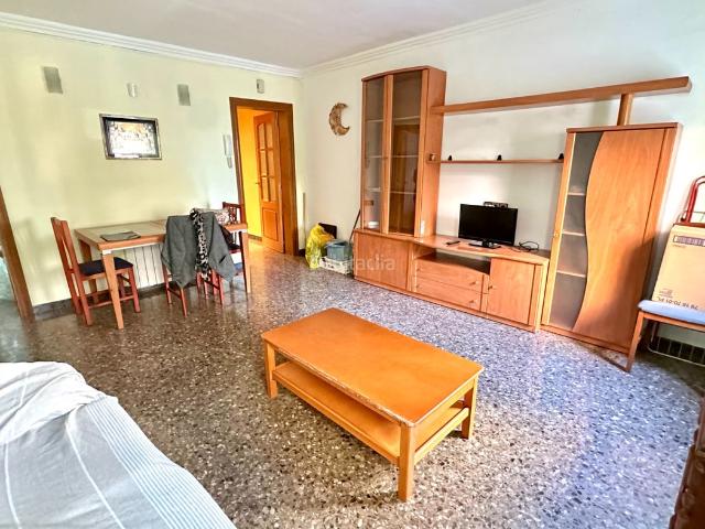 Piso en venta en Cerdanyola del Vallès, Centre Cordelles. Piso exterior y luminoso de 63 m² en el centro de Cerdanyola del Vallès. Pisos Cerdanyola del.