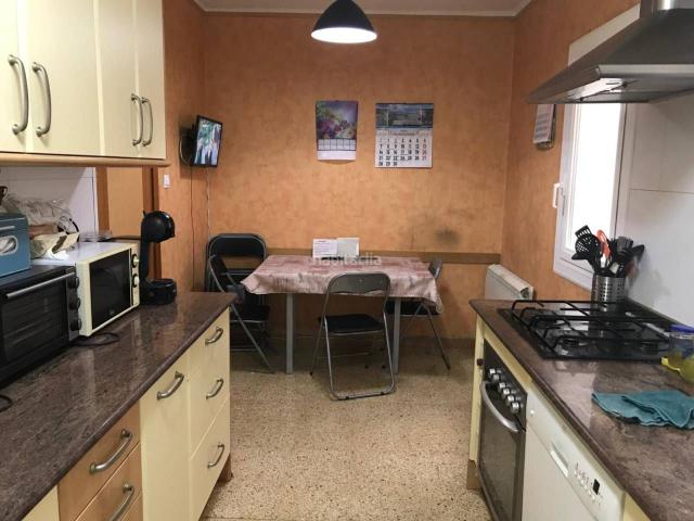 Piso en venta en Cervera. Piso totalmente reformado y equipado para entrar a vivir. Pisos.