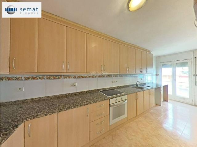 Piso en venta en Cervera. Piso de tres habitaciones. Pisos.