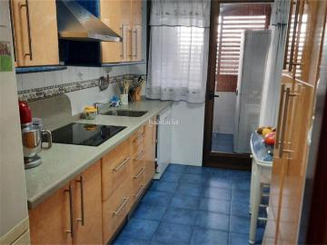 Piso en venta en Ceuta - Cocina equipada