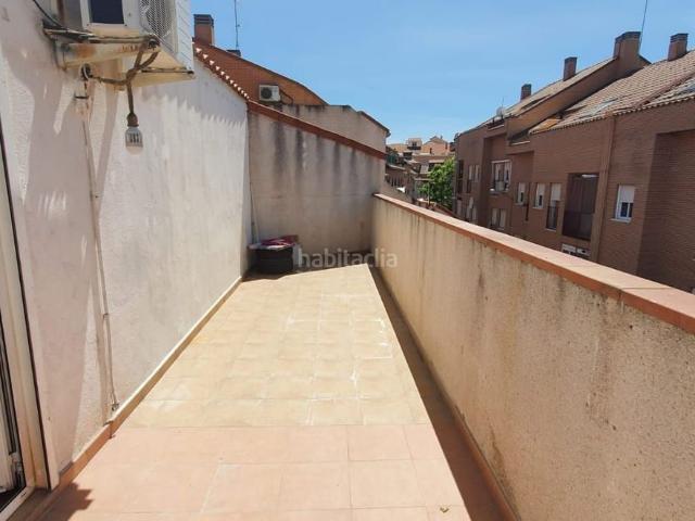Piso en venta en Ciempozuelos, Casco Antiguo Norte. 1 Piso Principal 86 m const. Con 2 habitaciones, ideal para alquilar a largo plazo. 2 Estudios Independientes 28 m y 22 m const. Pisos.