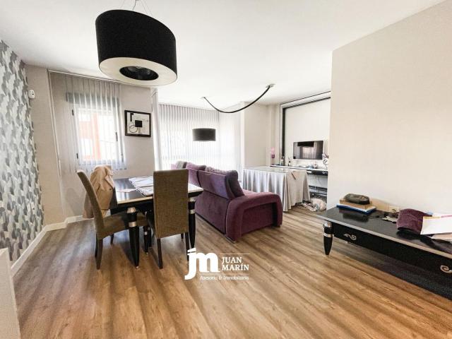 Piso en venta en Cieza. ¡NUEVA A LA VENTA! Magnífica vivienda totalmente reformada. Pisos.