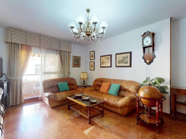 Piso en Venta en Ciudad Jardín Zoco