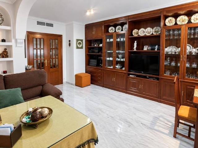 Piso en Venta en Ciudad Jardín Zoco