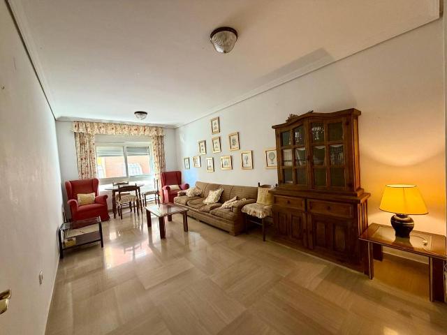 Piso en Venta en Ciudad Jardín Zoco