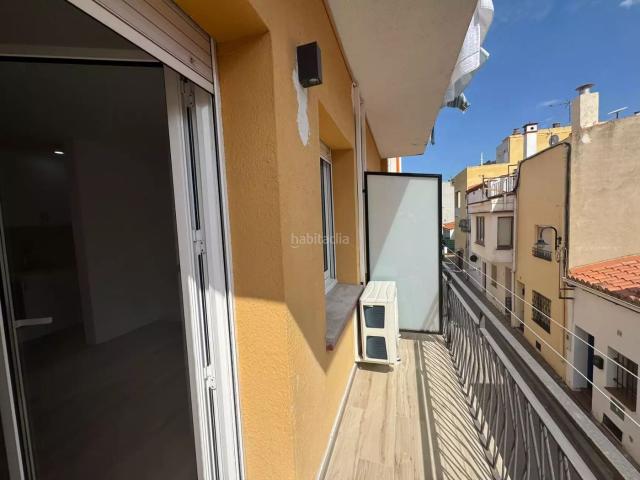Piso en venta en Colera Costa Brava. Exclusiva planta baja con salida a estrenar en el centro de Colera. Pisos.