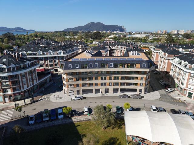 Piso en venta en Colindres. Obra nueva en Colindres · Vivienda de 3 dormitorios y 2 baños con diseño moderno. Pisos.