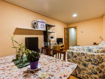 Piso en venta en Collado Villalba, Villalba Estación. Descubre tu nuevo hogar en el corazón de Collado Villalba! Construido en 2006. Este encantador piso de 74 m construidos te ofrece. Pisos Collado.