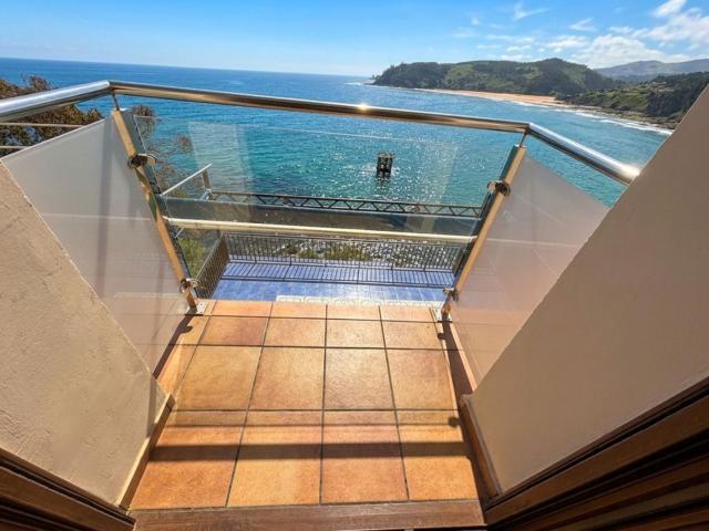 Piso en venta en Colunga. VENTA. Gran piso con Vistas directas al mar y Licencia Turística en Lastres. Oportunidad única! como vivienda familiar ó Inversió. Pisos.