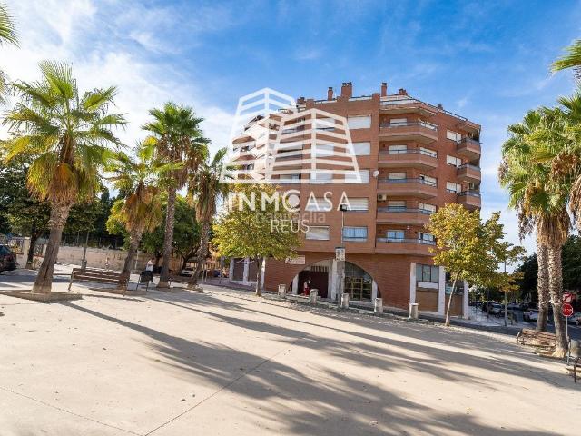 Piso en venta en Constantí. Piso exterior de 2 habitaciones dobles y 2 baños en Constantí. Pisos.