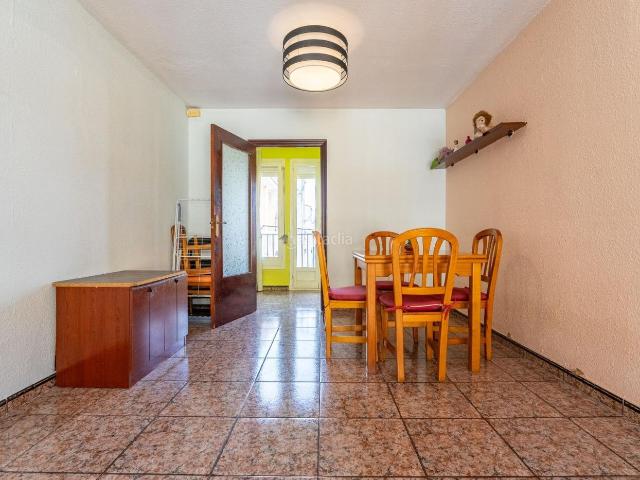 Piso en venta en Constantí. Piso VPO en Constantí Luminoso, amplio y listo para entrar a vivir Se trata de un acogedor piso en el pueblo de Constantí, con un. Pisos.