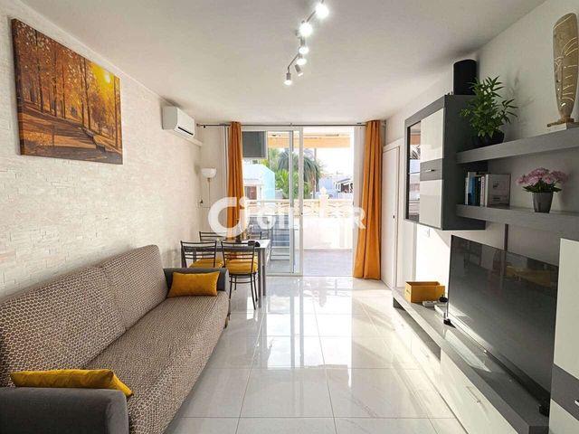 Piso en venta en Costa del Silencio, Tenerife
