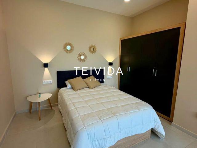 Piso en venta en Costa del Silencio, Tenerife