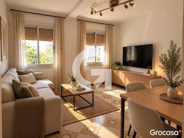 Piso en venta en Cornellà de Llobregat, Almeda El Corte Inglés. AMPLIO COMEDOR Y BALCÓN. Pisos Cornellà de.
