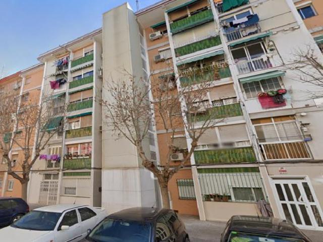 Piso en venta en Cornellà De Llobregat, Calle begonia 5