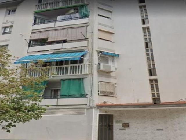 Piso en venta en Cornellà De Llobregat, Calle garrofer