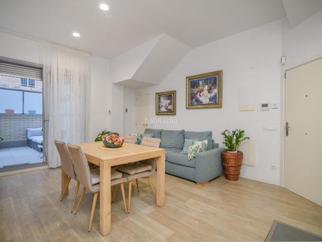 Piso en venta en Cornellà de Llobregat, Centre. Espectacular piso seminuevo de 1 hab, con terraza de 20 m y PARKING INCLUIDO en Cornellà!. Pisos Cornellà de.