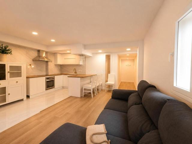 Piso en venta en Cornellà de Llobregat, La Gavarra. AMPLIO PISO DE 3 HABITACIONES EN LA GAVARRA, A 5 MINUTOS DEL METRO Y RODEADO DE TODOS LOS SERVICIOS!. Pisos Cornellà de.