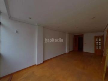 Piso en venta en Cornellà de Llobregat, La Gavarra. Cornellà de Llobregat Barcelona. EN RENTABILIDAD se vende alquilado, no se puede visitar ni hipotecar. Pisos Cornellà de.