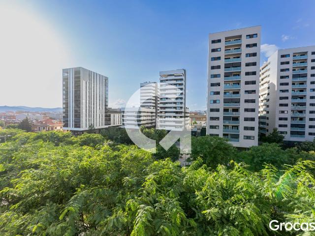 Piso en venta en Cornellà de Llobregat, La Gavarra. ESPECTACULAR PISO EXTERIOR CON VISTAS PRIVILEGIADAS Y GRAN LUMINOSIDAD. Pisos Cornellà de.