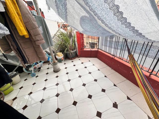 Piso en venta en Cornellà de Llobregat, La Gavarra. FINCA ENTERA A LA VENTA En Carrer de Ramoneda, Cornellà de Llobregat, Barcelona, Catalunya, España. Pisos Cornellà de.