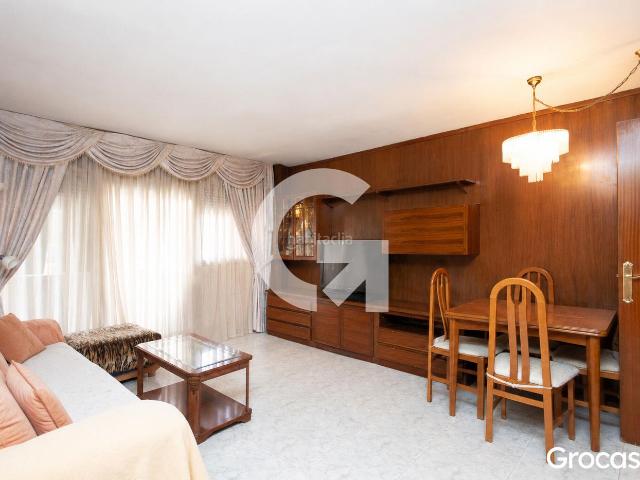 Piso en venta en Cornellà de Llobregat, Sant Ildefons. Luz, espacio y ubicación perfecta. Pisos Cornellà de.