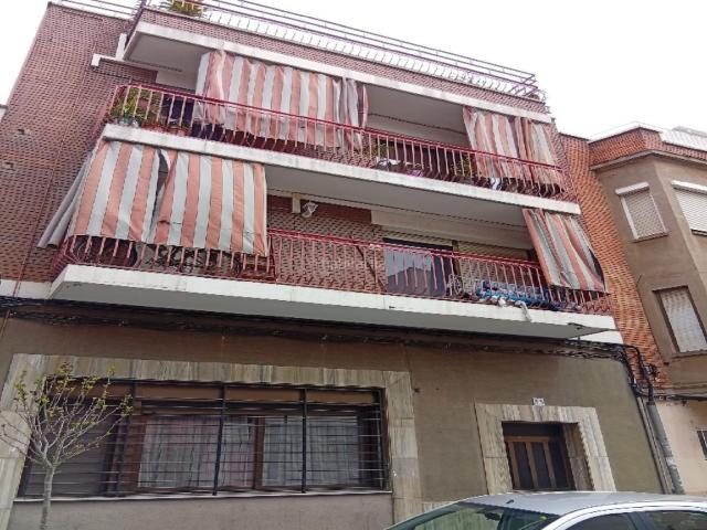 Piso en venta en Cornellà de Llobregat, La Gavarra. LLINARS 35. Pisos Cornellà de.