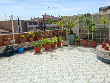 Piso en venta en Cornellà de Llobregat, La Gavarra. PISO DE CUATRO HABITACIONES CON TERRAZA DE 100 METROS CUADRADOS. Pisos Cornellà de.