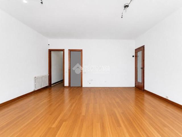 Piso en venta en Cornellà de Llobregat, La Gavarra. Piso en venta en Cornellà de llobregat. Pisos Cornellà de.