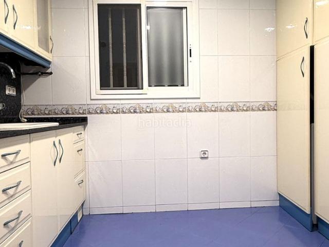 Piso en venta en Cornellà de Llobregat, La Gavarra. Piso en venta en La Gavarra Avd Del Parque, 3 dormitorios. Pisos Cornellà de.