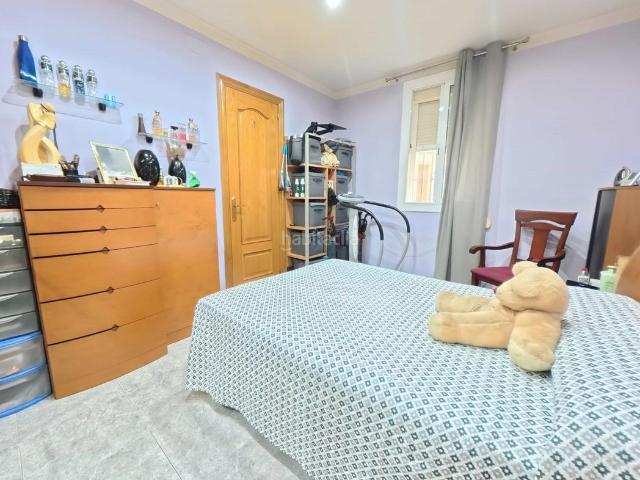 Piso en venta en Cornellà de Llobregat, La Gavarra. Planta baja, terraza y patio. Pisos Cornellà de.