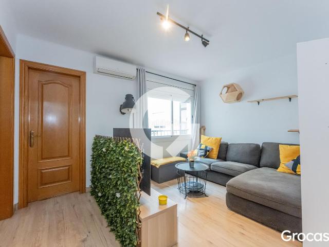 Piso en venta en Cornellà de Llobregat, La Gavarra. Una oportunidad única en una zona tranquila y bien comunicada. Pisos Cornellà de.