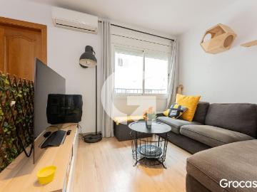 Piso en venta en Cornellà de Llobregat, La Gavarra. Una oportunidad única en una zona tranquila y bien comunicada. Pisos Cornellà de.