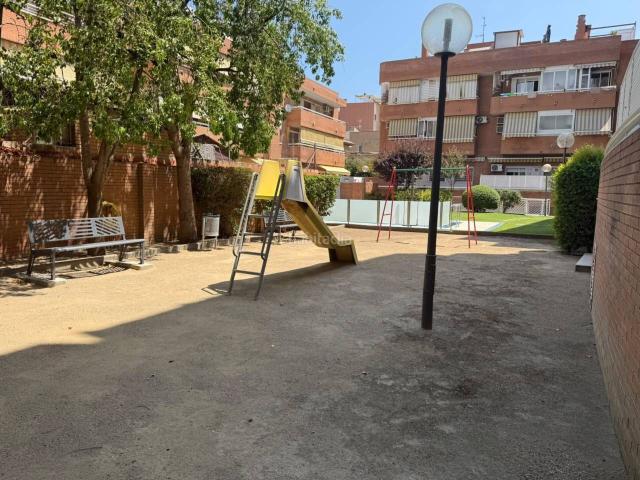 Piso en venta en Cornellà de Llobregat, Riera. Ubicado en una de las zonas más valoradas y mejor comunicadas de CornellàRiera, este amplio y luminoso piso exterior. Pisos Cornellà de.